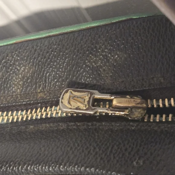 Louis Vuitton Purse Monogram - Picture 6 of 17